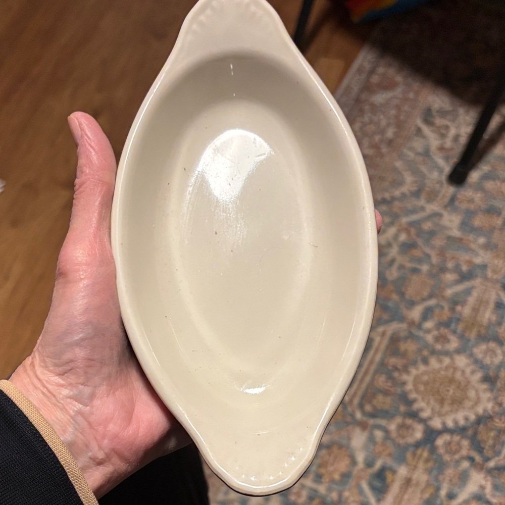 Brown Hall China # 527 Au Gratin Dish